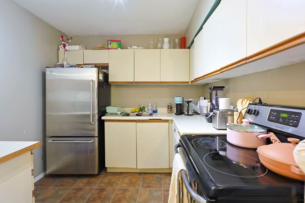 For Lease - 15 Jacksway Crescent Unit# 215, London North, Ontario - Photo 1