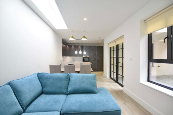 3 bedroom semi-detached house to rent - Photo 1