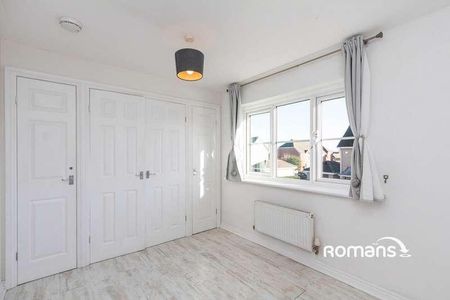 Wiltshire Crescent, Basingstoke, Hampshire, RG22 - Photo 2