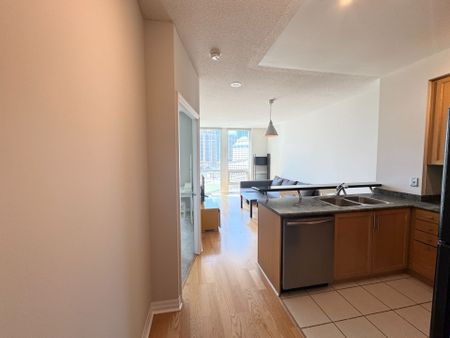 For Lease - 3939 Duke Of York Boulevard Unit# 1110, Mississauga, Ontario - Photo 2