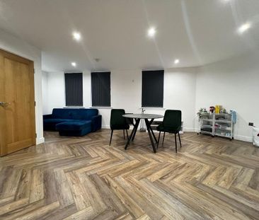 1 bedroom in a flat share to rent - Photo 1