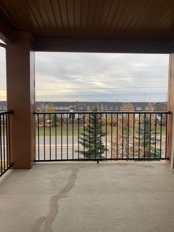 TOP FLOOR 2 BED, ALL UTILITIES INCLUDED!! - Photo 3