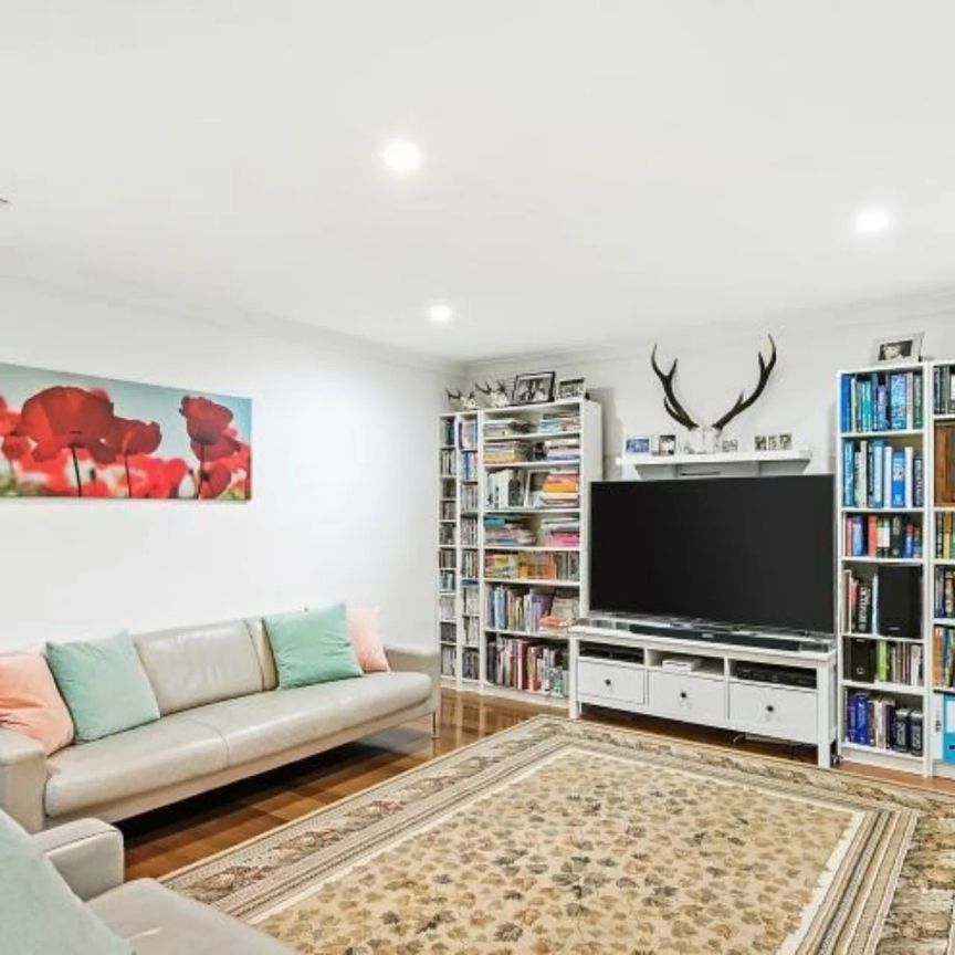 Spacious Living - Photo 1