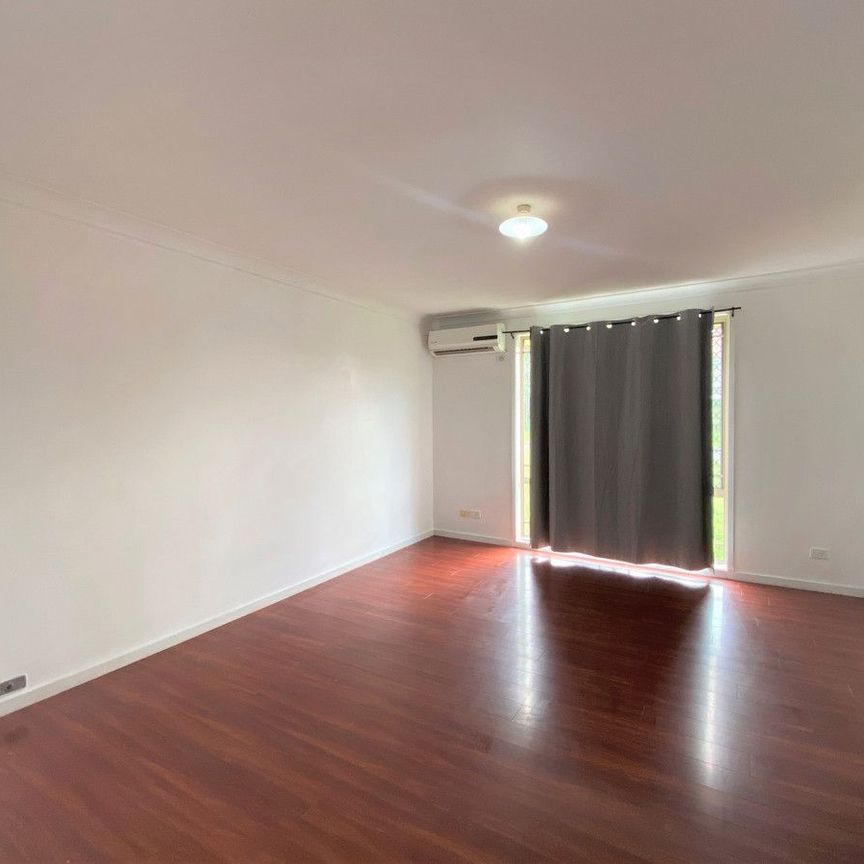 SPACIOUS 3 BEDROOM HOME! - Photo 1