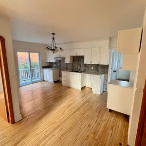 A Louer 6 1/2 rénover au complet - Photo 2