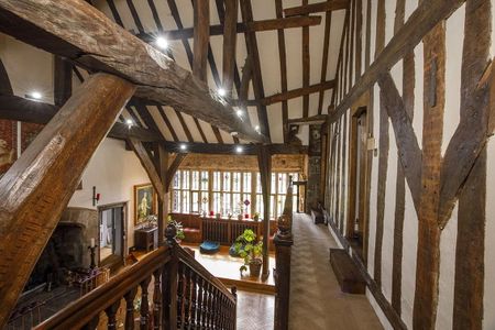 An outstanding and historic Grade II* listed medieval hall which offers the rare combination of immense detail and history, tranquility, exceptional gardens and a convenient location for access to Leeds and Manchester. - Photo 4