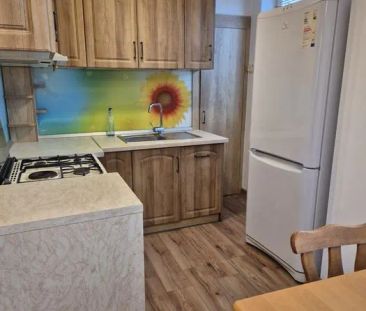 Inchiriez apartament cu 4 camere zona Facultati de litere 550 euro/luna - Fotografie 4