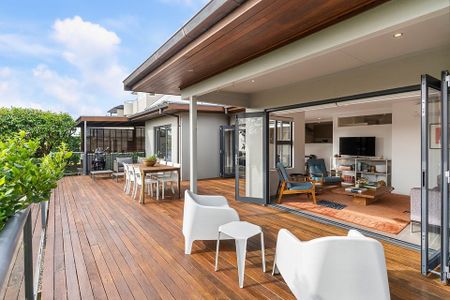 Stunning Bush Retreat – Spacious, Pet-Friendly - Photo 2