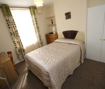 5 bedroom semi-detached house to rent - Photo 6