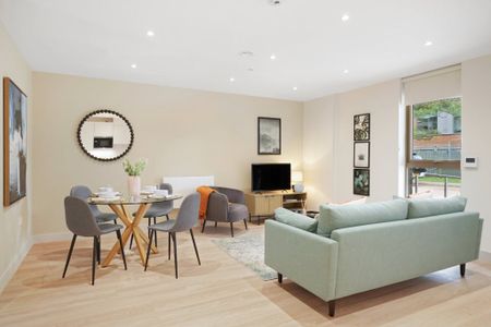 The Oakgate, KT22 7RZ, Surrey - Photo 5