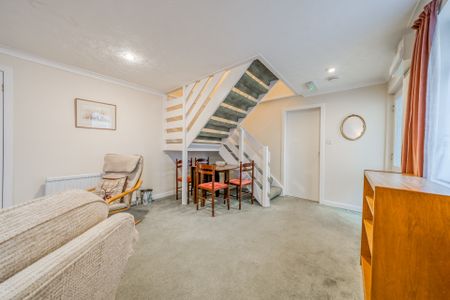 Woodstone Court - Photo 4