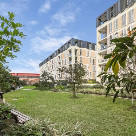 MGM MARTIN - TWO BEDROOM APARTMENT - Photo 4