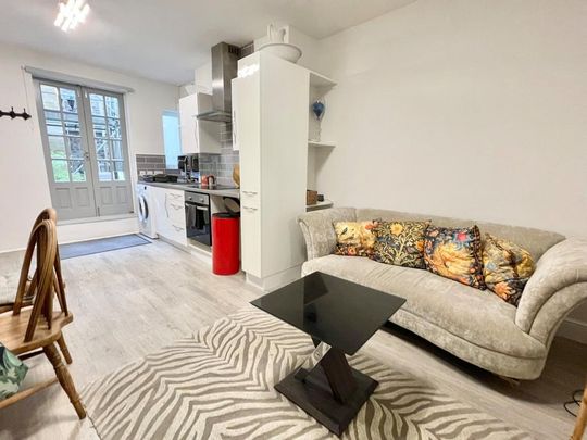 2 bedroom terraced house to rent - Photo 1