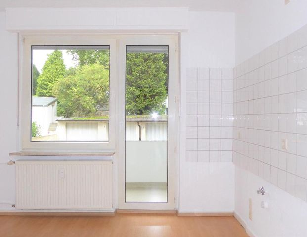 Schönes Single- Appartement im Erdgeschoss mit Balkon und neuem Tageslichtbad mit Walk-In-Dusche - Foto 1