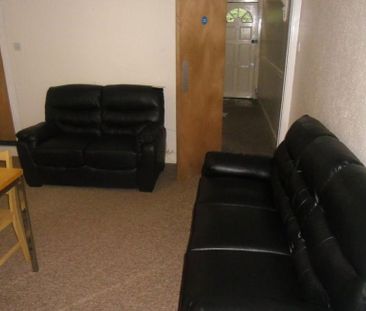 5 bedroom house to rent - Photo 1