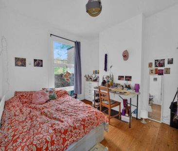 6 bedroom terraced house to rent - Photo 2