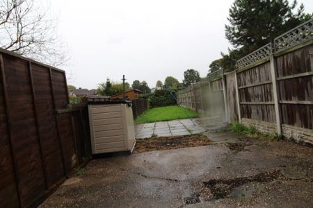 2 bedroom terraced house to rent - Photo 2