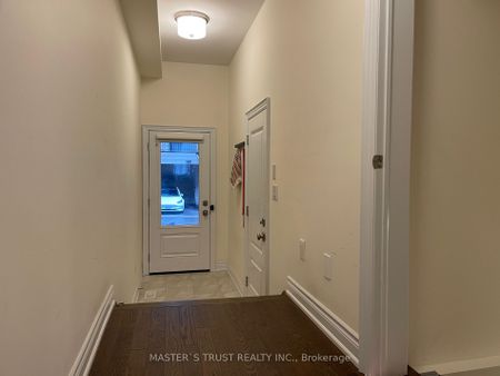 Townhouse For Lease | N7372032 - Photo 5