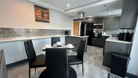 3 bedroom semi-detached house to rent - Photo 5