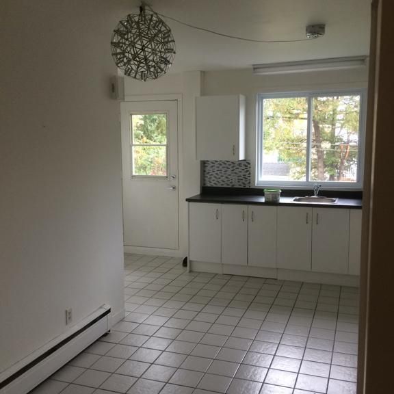 ST-PIE X, LIMOILOU, TRÈS BEAU 4 ½, ENTRÉE INDÉPANDENTE, CHAUFFÉ, 2ièmeÉTAGE, TRANQUILLE, POUR MAI OU JUIN. - Photo 1