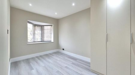 3 bedroom terraced house to rent - Photo 4