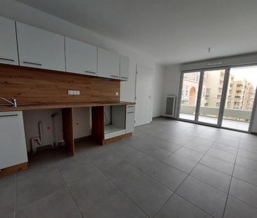 location Appartement T2 DE 41.3m² À NICE - Photo 3