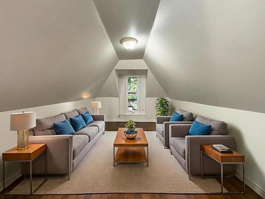 $1,349 / 1 br / 1 ba / 482 King Willaim st unit 3 - Photo 1