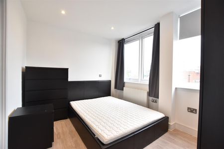 The Street, Ashtead - Photo 3