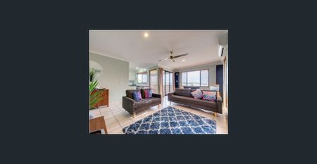 HOME WITH CHARMING CHARACTER - Photo 4