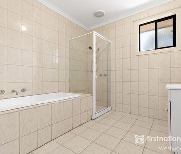 Set in a quiet cozy court!! - Photo 5