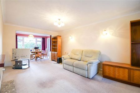3 bedroom detached bungalow to rent - Photo 2