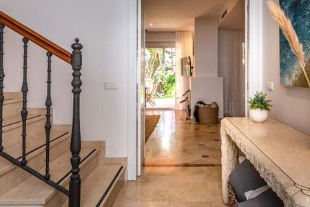 5 bedroom luxury Townhouse for rent in Marbella, Spain - Photo 2