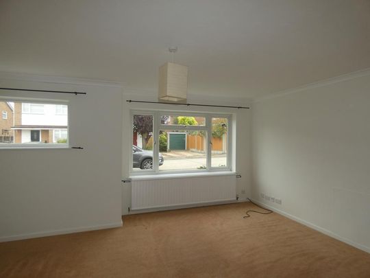 3 bedroom semi-detached house to rent - Photo 1