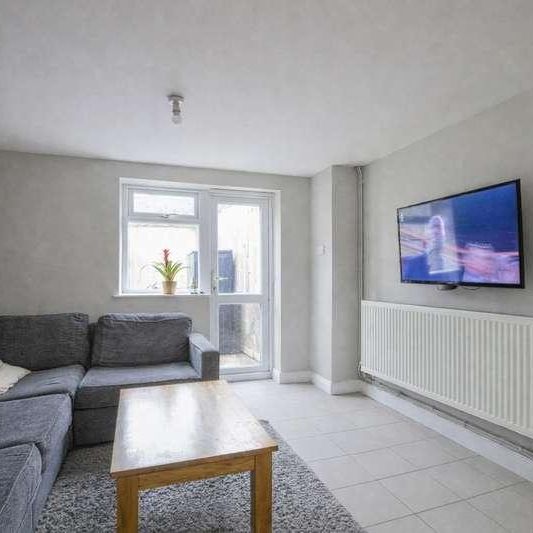 Hirwain Street, Cathays, CF24 - Photo 1