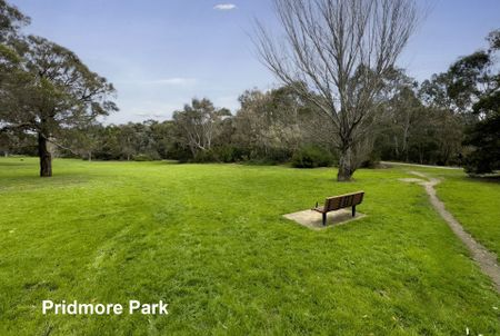 Riverside Luxury – Fully Renovated 3-Bedroom Apartment in Hawthorn - Photo 4