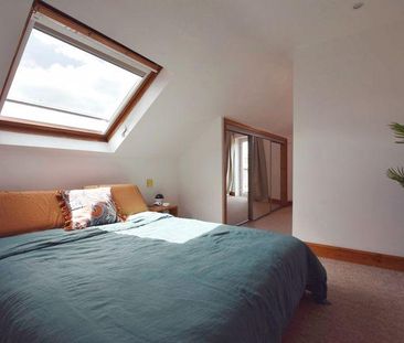 4 bedroom end of terrace house to rent - Photo 5