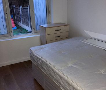 1 Bed Flat, Forest Road, E17 - Photo 2