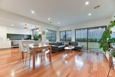 2/7 Begonia Street, BOX HILL SOUTH - Photo 2