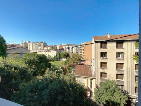 Location AppartementMarseille 3ème Belle de Mai - Photo 3