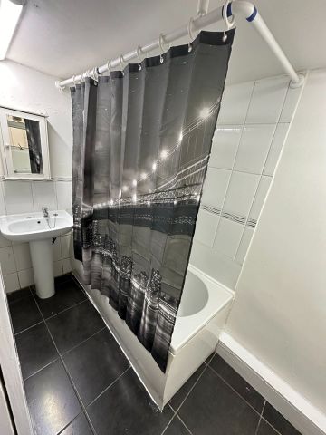 2 Bed Terraced House, Mitcham Road, CR0 - Photo 3