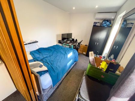 To Rent Georgina Close, Talbot Village, Bournemouth, BH12 £750 pcm Tenancy Info - Photo 4
