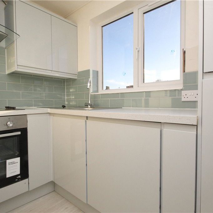 Essex Road, Acton, W3 9JA - Photo 1