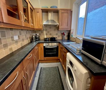 2 bedroom terraced house to rent - Photo 4