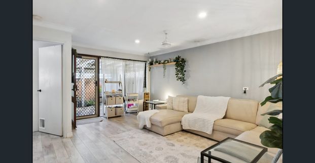 $675 per week - Photo 1