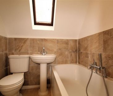 3 bedroom semi-detached house to rent - Photo 5