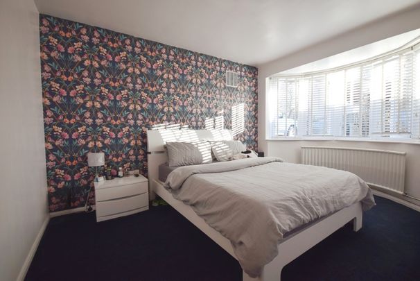 3 bedroom semi-detached bungalow to rent - Photo 1