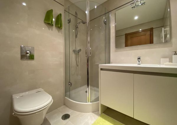 4 Bedroom Apartment with parking, Telheiras, Lisboa