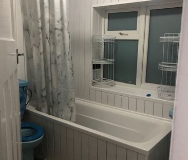 3 Bed Semi-Detached House, Lily Lane, M9 - Photo 6