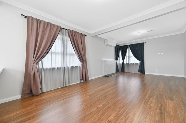 Fully Renovated 2-Bedroom Home close to all amenities - Photo 1