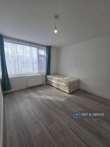 1 bedroom in a house share to rent - Photo 5